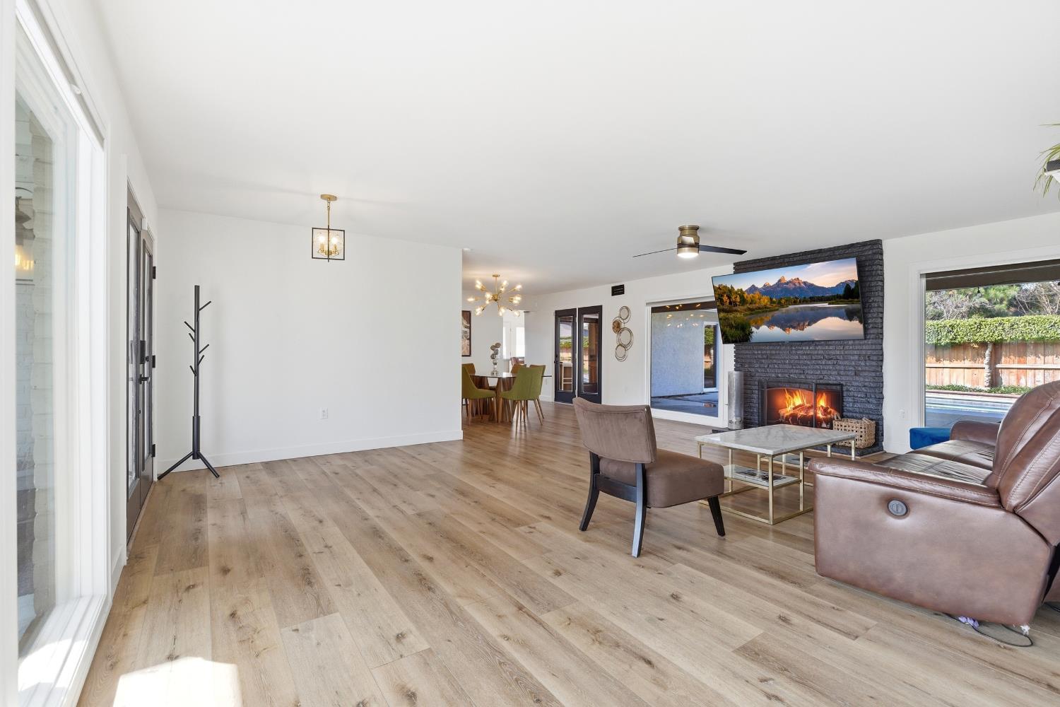 16227 Spring Creek Dr, Ripon, CA 95366