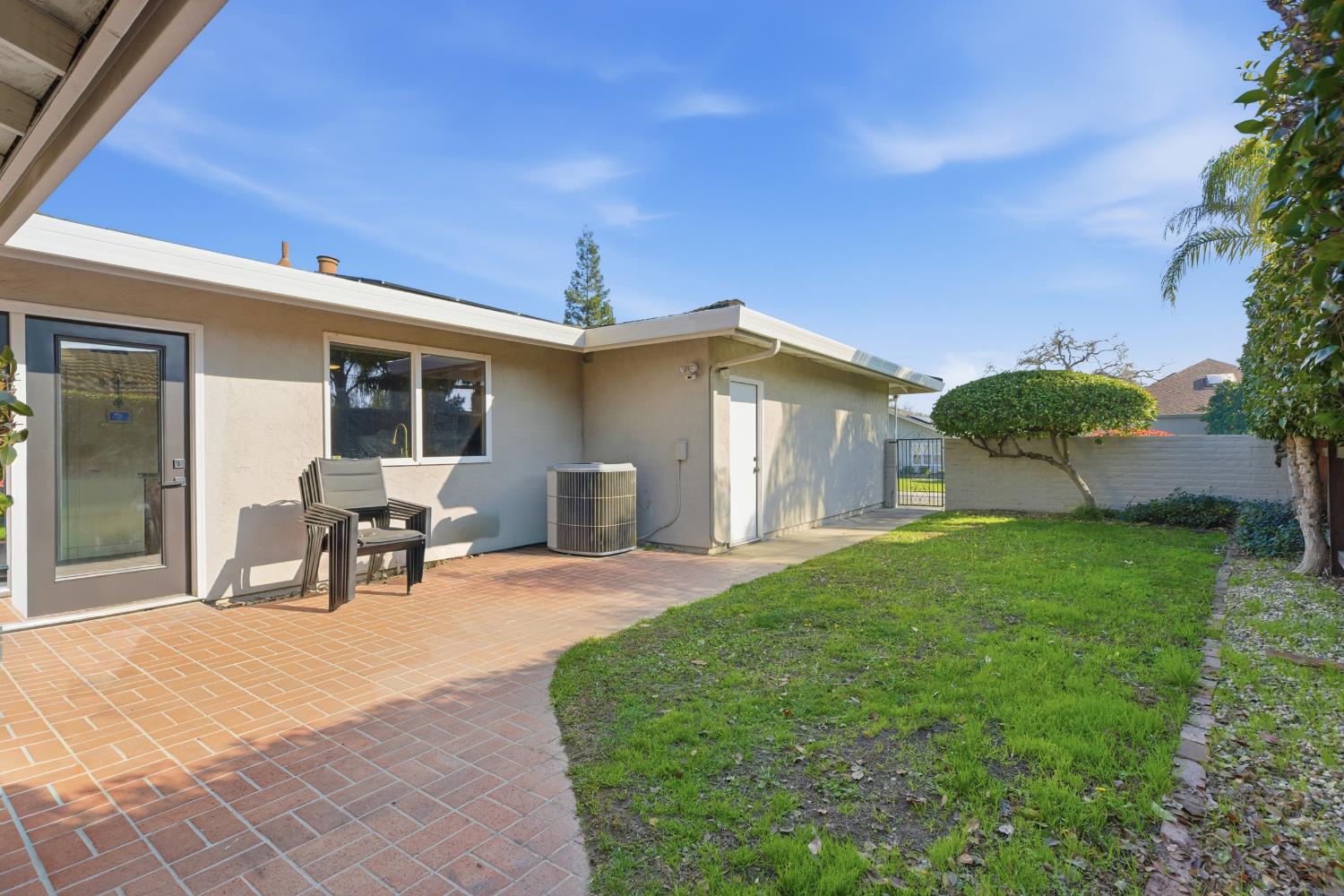 16227 Spring Creek Dr, Ripon, CA 95366