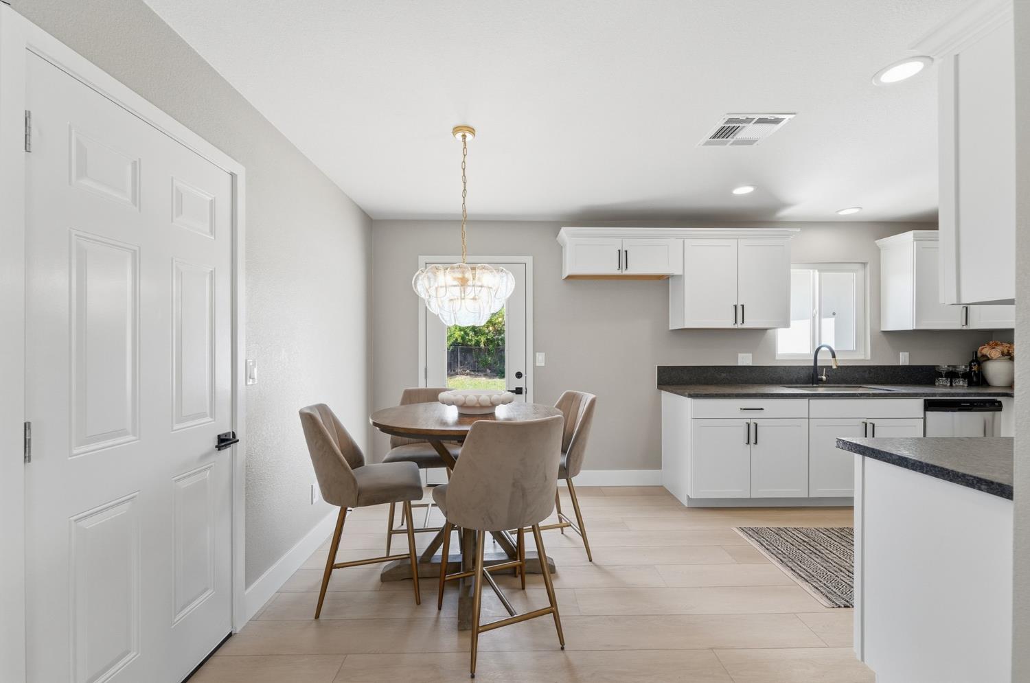 6237 Claus, Riverbank, CA 95367