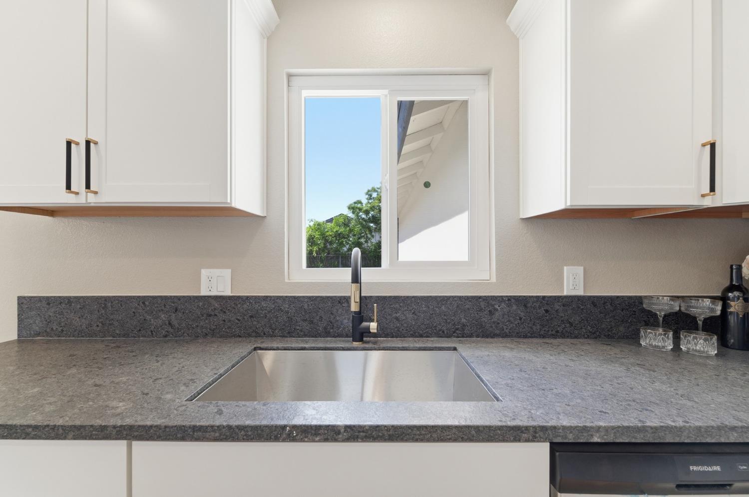 6237 Claus, Riverbank, CA 95367