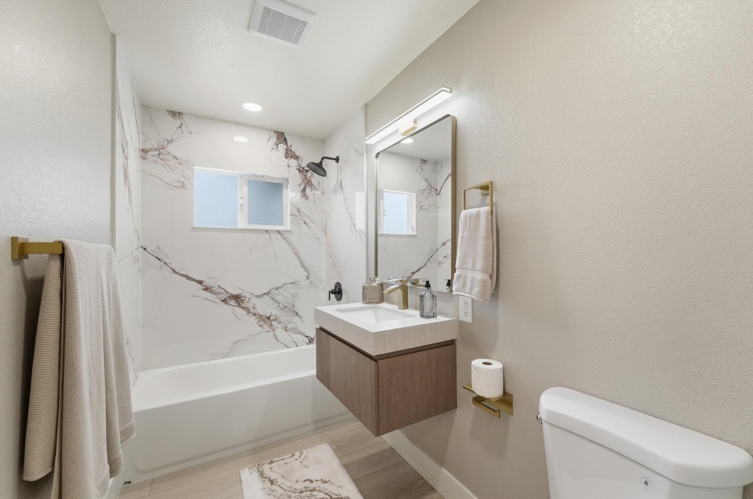 6237 Claus, Riverbank, CA 95367