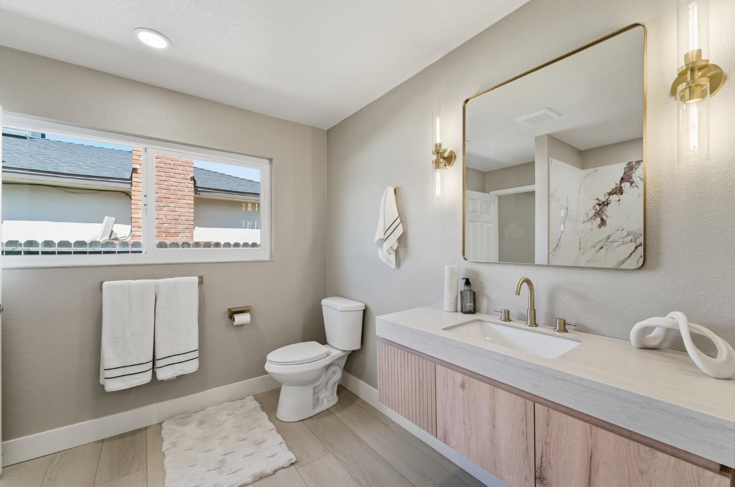 6237 Claus, Riverbank, CA 95367