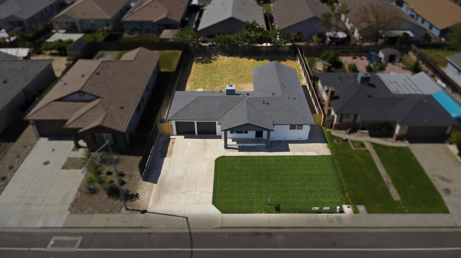 6237 Claus, Riverbank, CA 95367