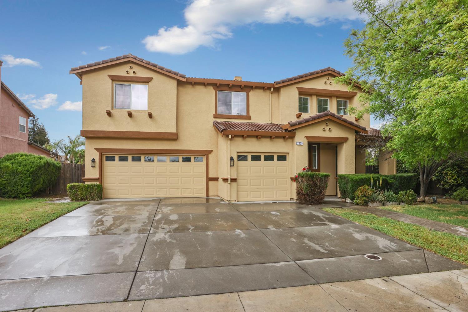 2039 Peregrine St, Manteca, CA 95337
