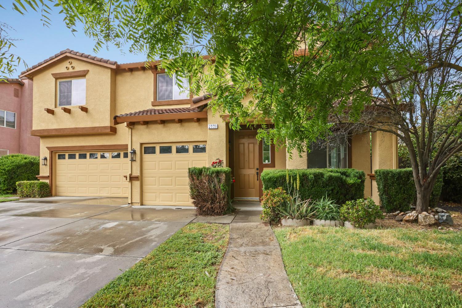 2039 Peregrine St, Manteca, CA 95337