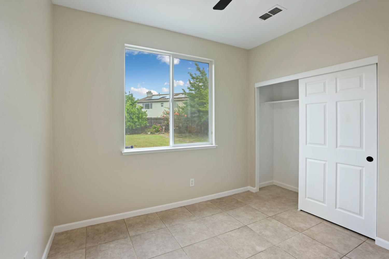 2039 Peregrine St, Manteca, CA 95337