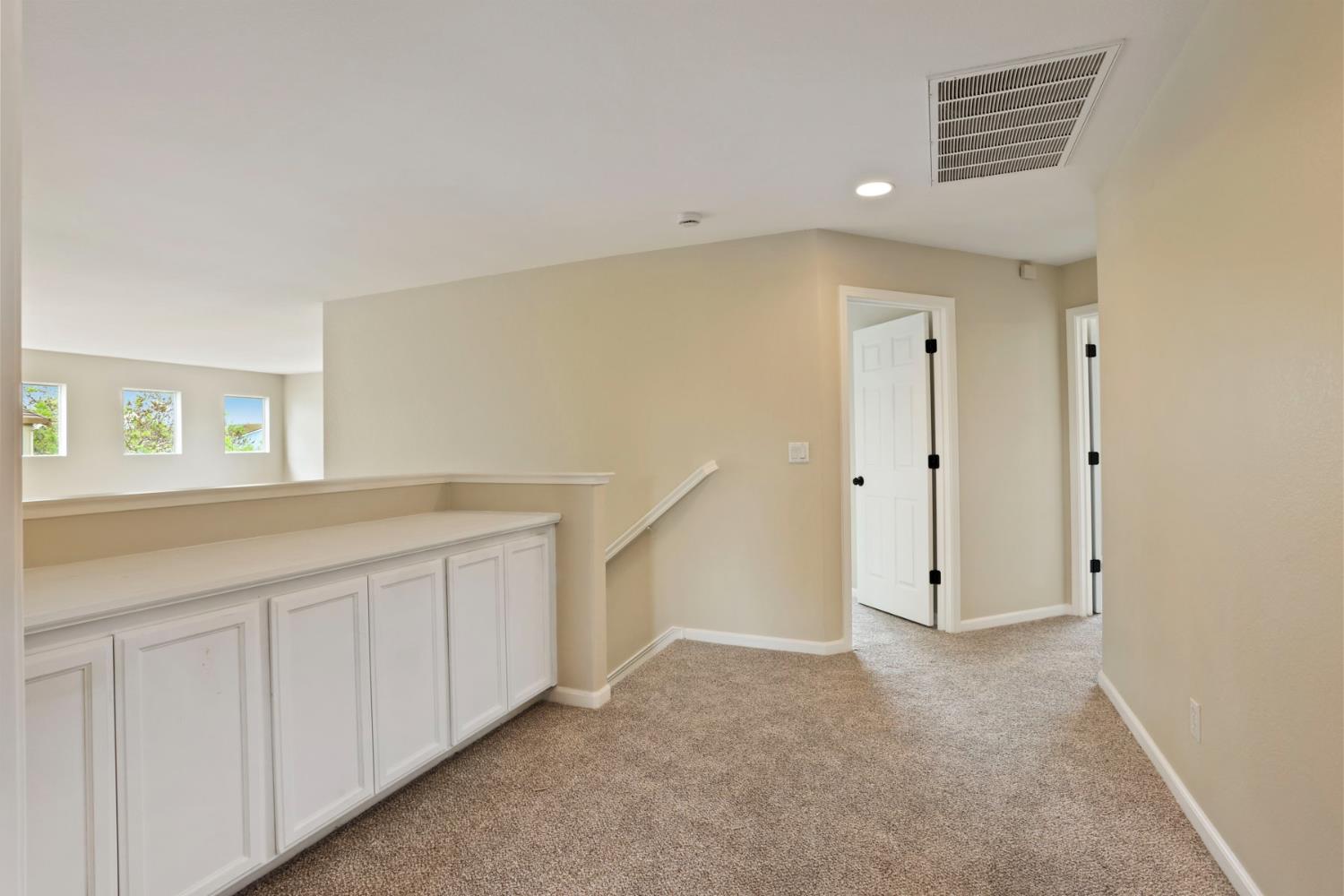 2039 Peregrine St, Manteca, CA 95337