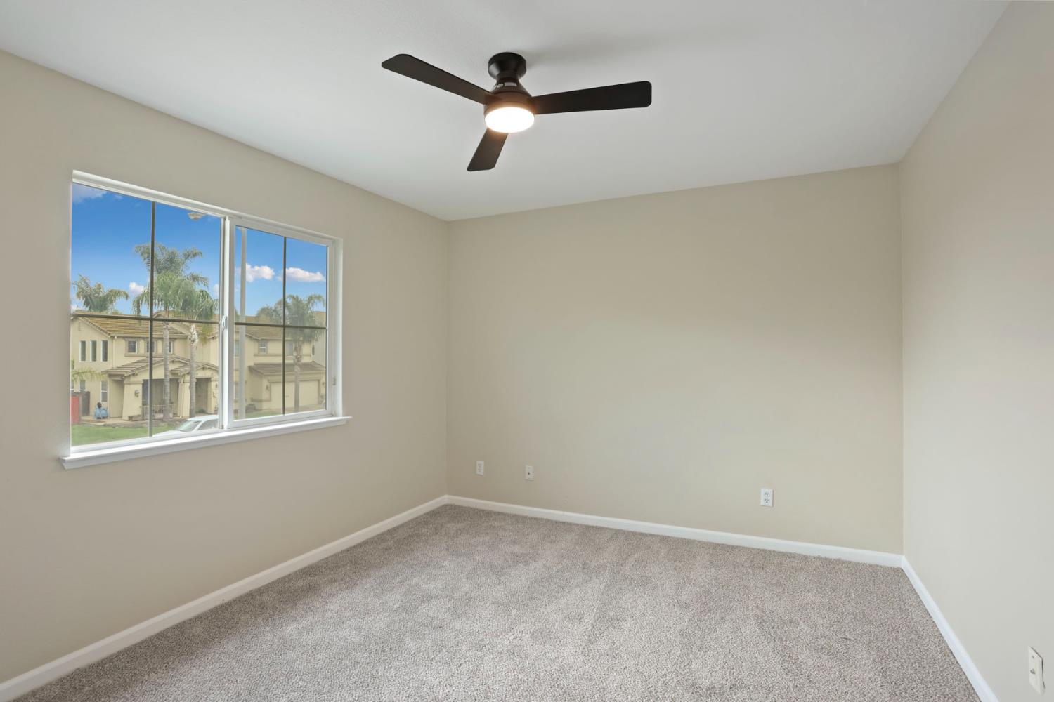 2039 Peregrine St, Manteca, CA 95337