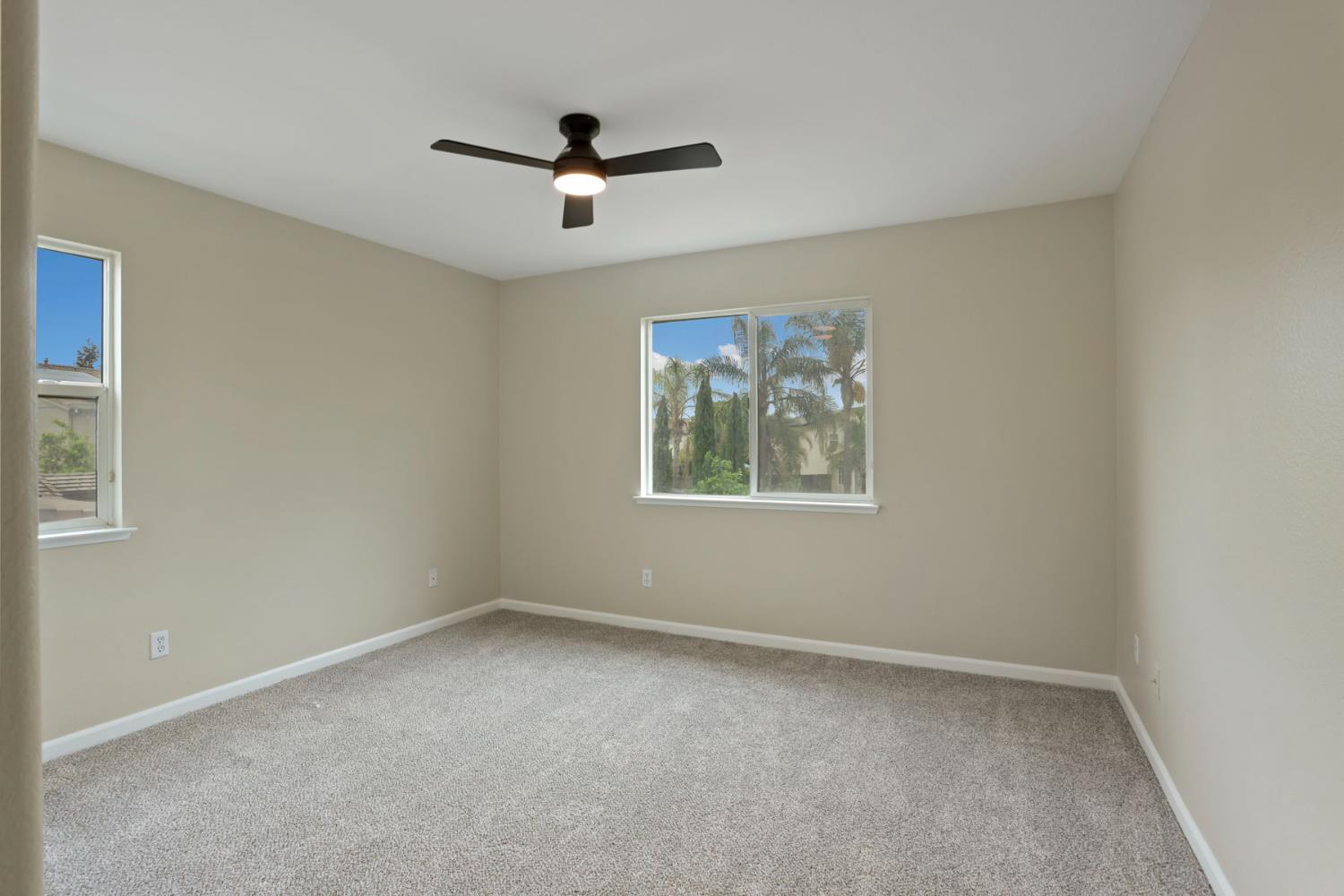 2039 Peregrine St, Manteca, CA 95337