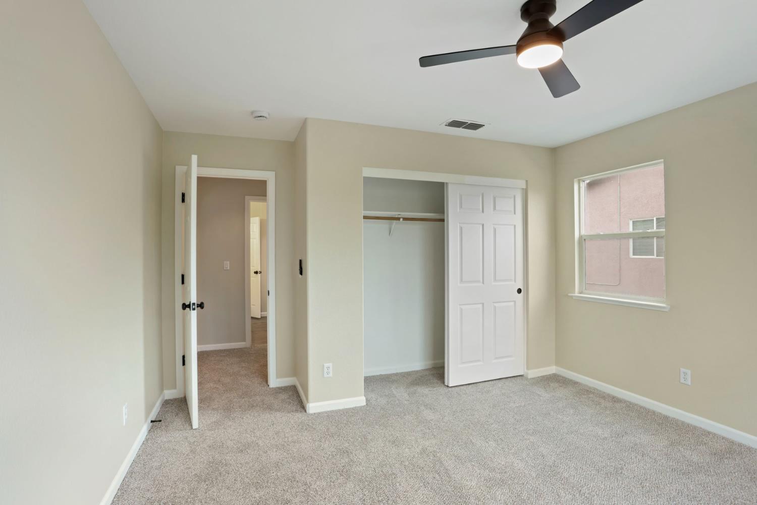 2039 Peregrine St, Manteca, CA 95337