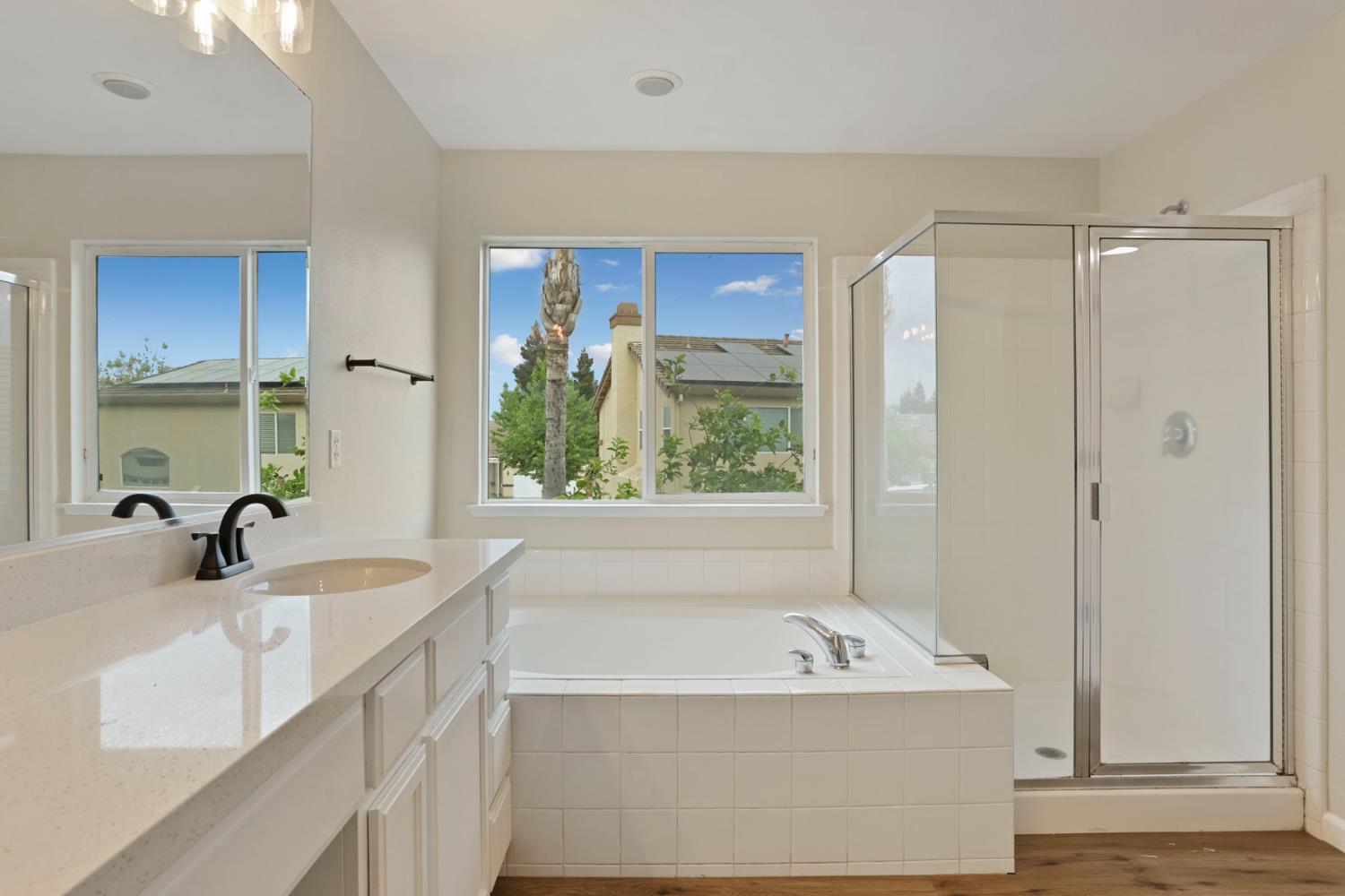 2039 Peregrine St, Manteca, CA 95337