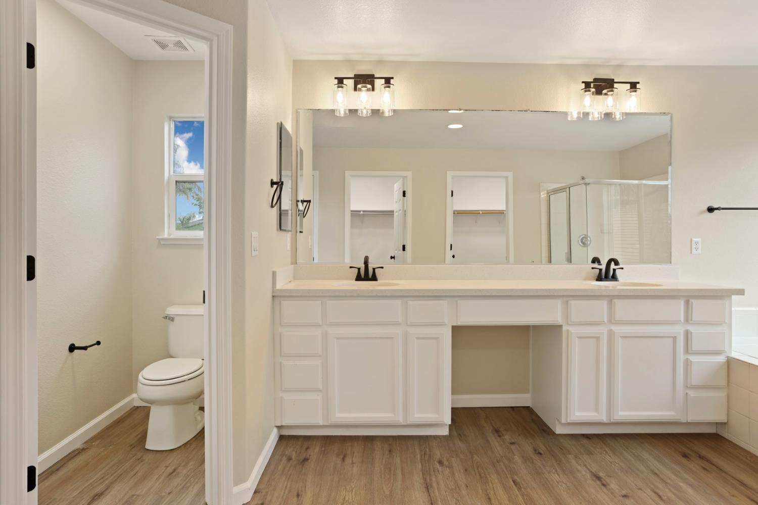 2039 Peregrine St, Manteca, CA 95337