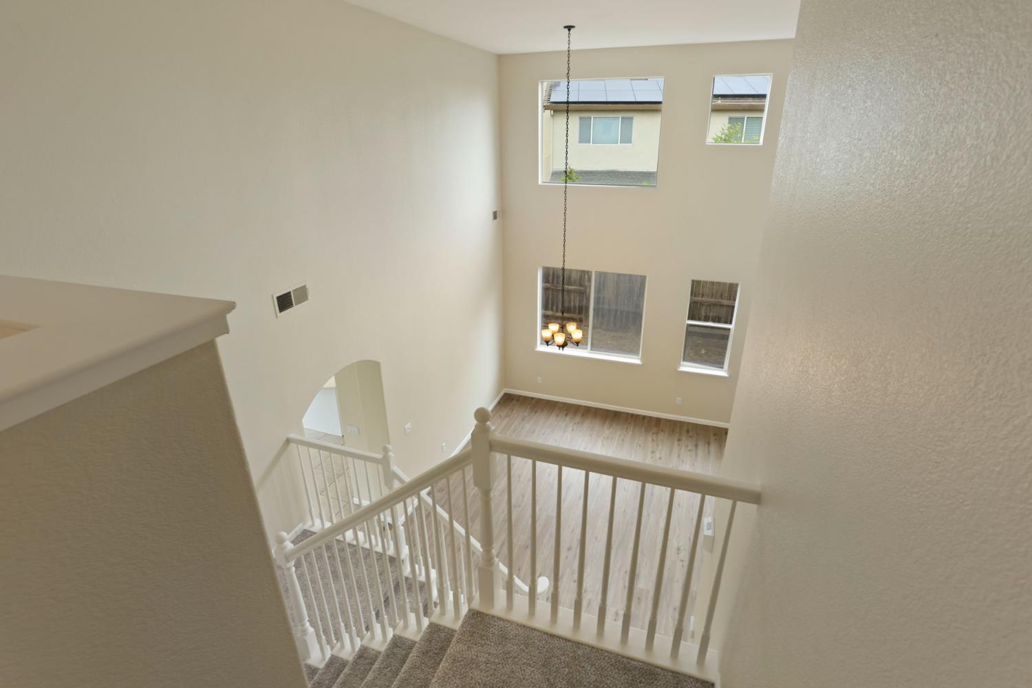 2039 Peregrine St, Manteca, CA 95337