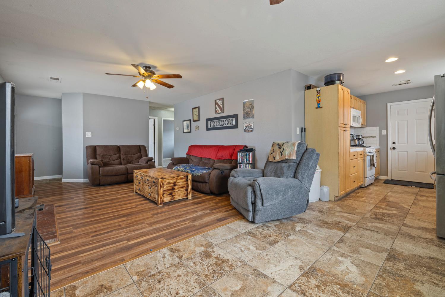 224 El Capitan Ave, Manteca, CA 95337