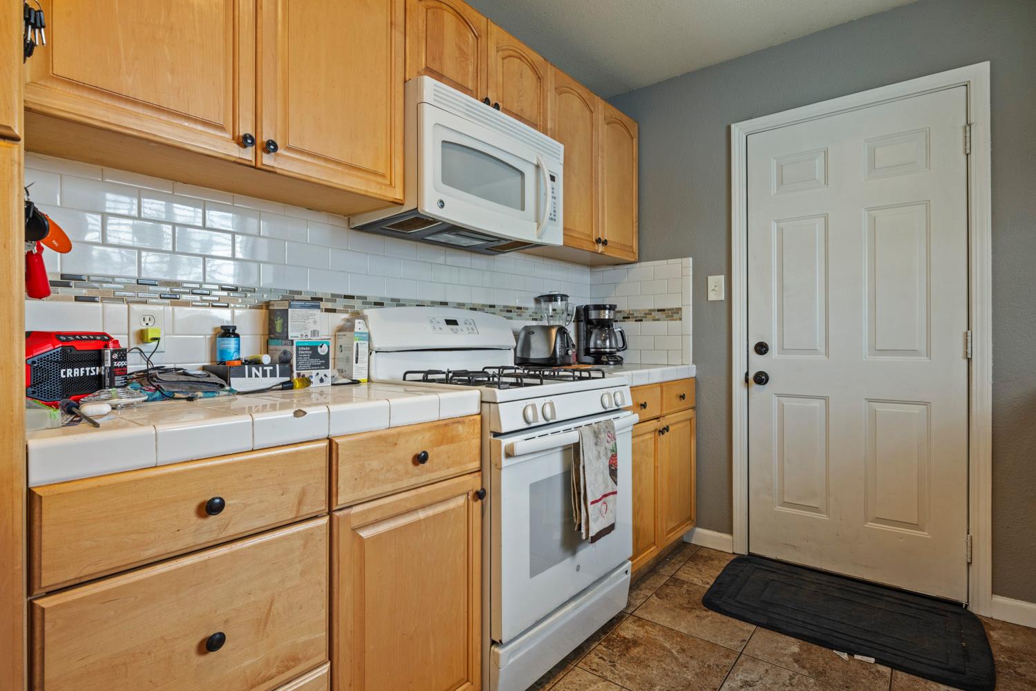 224 El Capitan Ave, Manteca, CA 95337