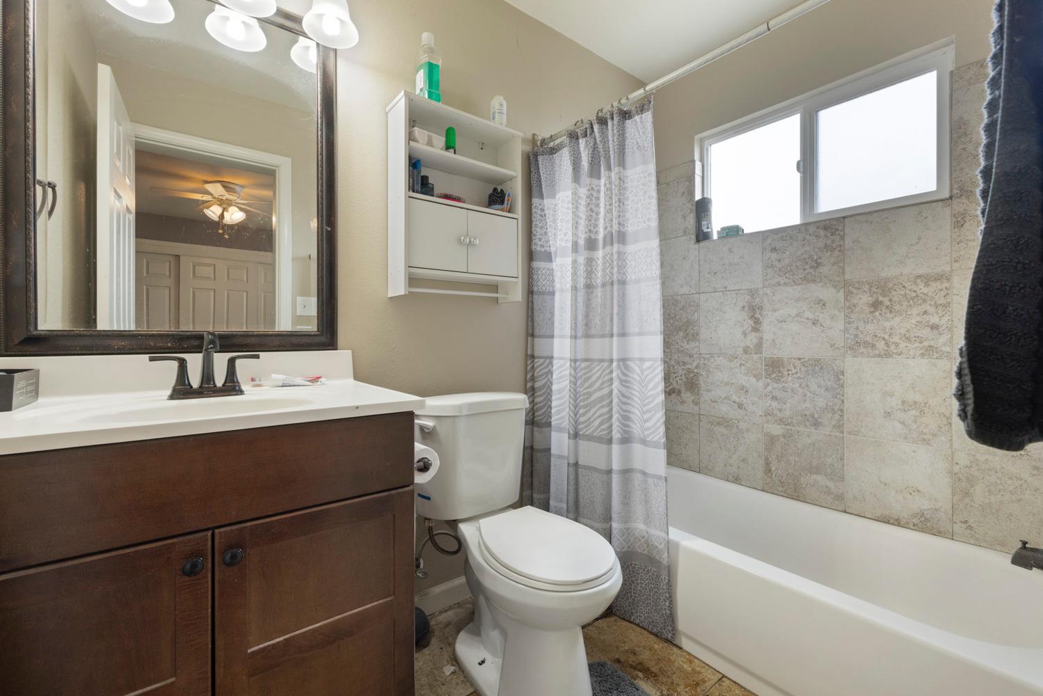 224 El Capitan Ave, Manteca, CA 95337