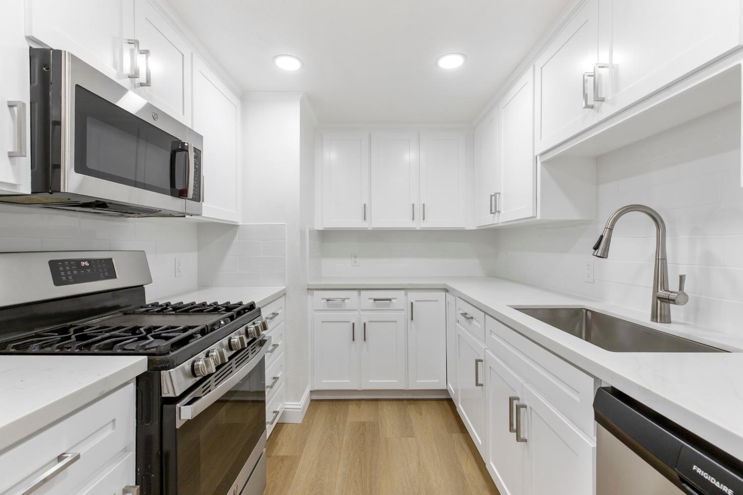 3020 Trudi Way, Modesto, CA 95354