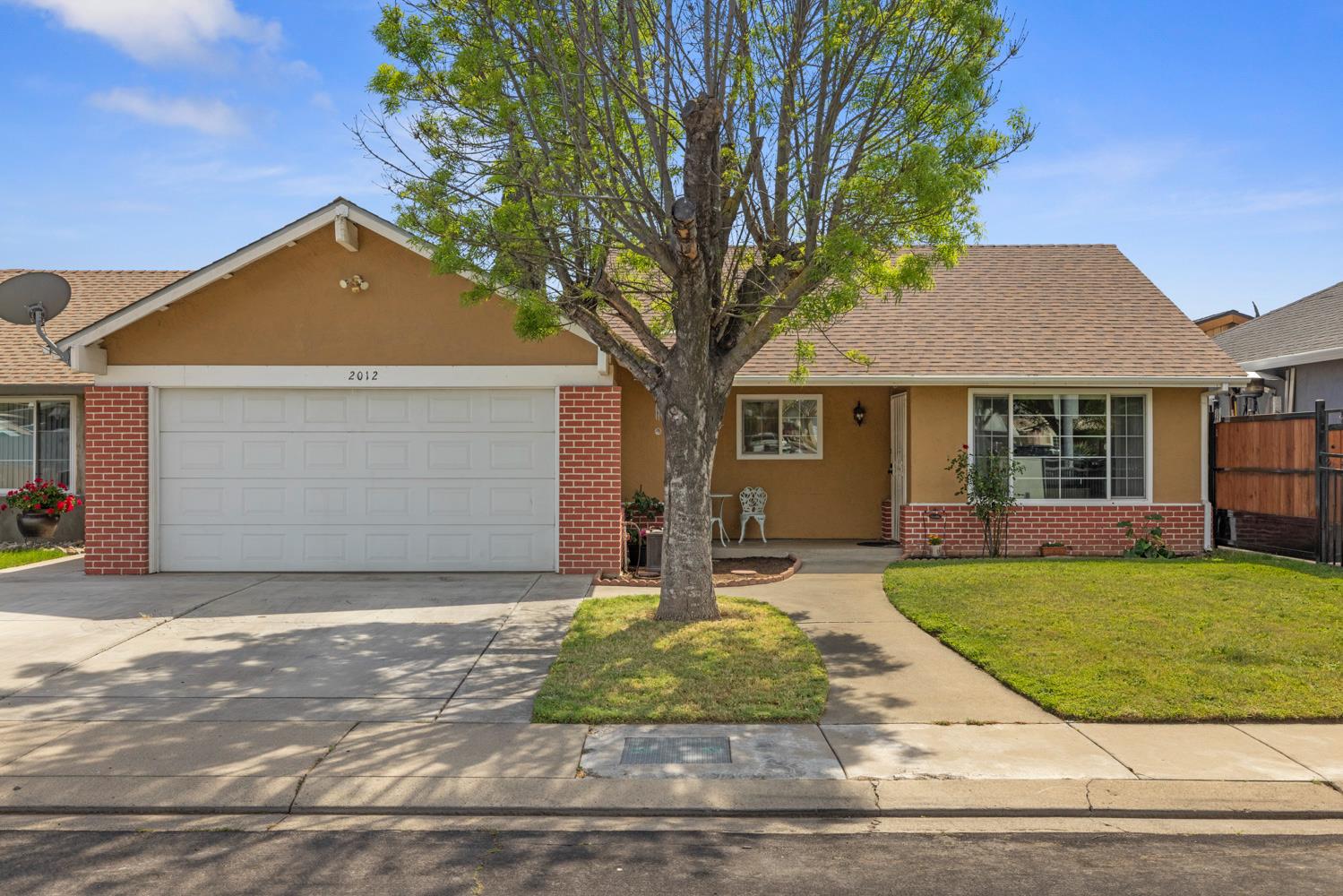 2012 Ridgecrest Dr, Modesto, CA 95351