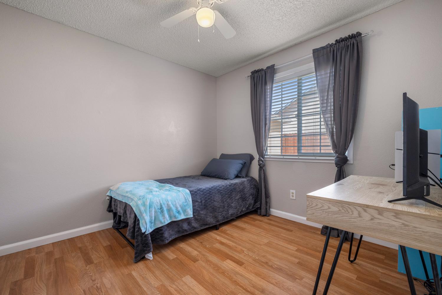 2012 Ridgecrest Dr, Modesto, CA 95351