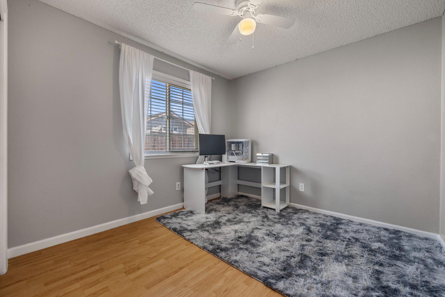 2012 Ridgecrest Dr, Modesto, CA 95351