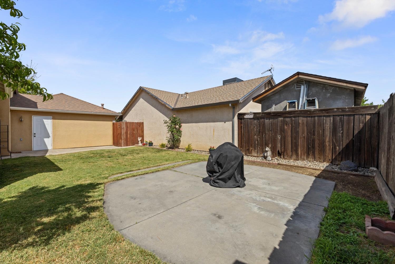 2012 Ridgecrest Dr, Modesto, CA 95351