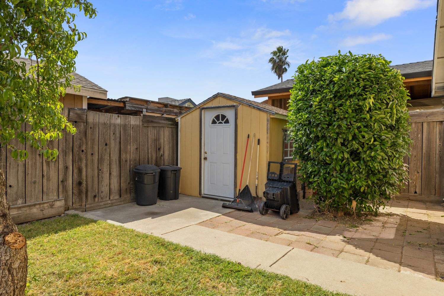 2012 Ridgecrest Dr, Modesto, CA 95351