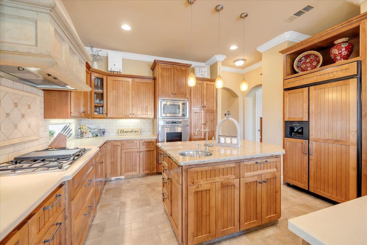 2491 Oak Creek Dr, Copperopolis, CA 95228