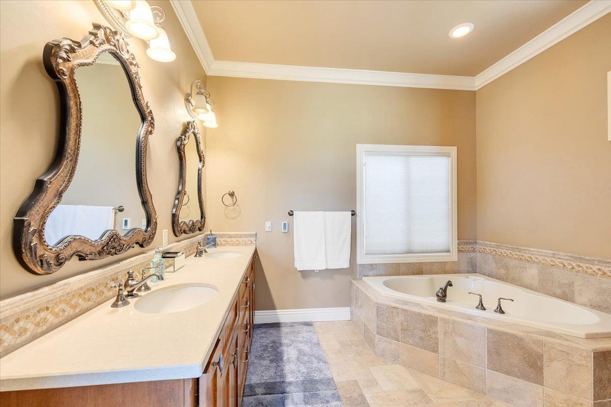 2491 Oak Creek Dr, Copperopolis, CA 95228