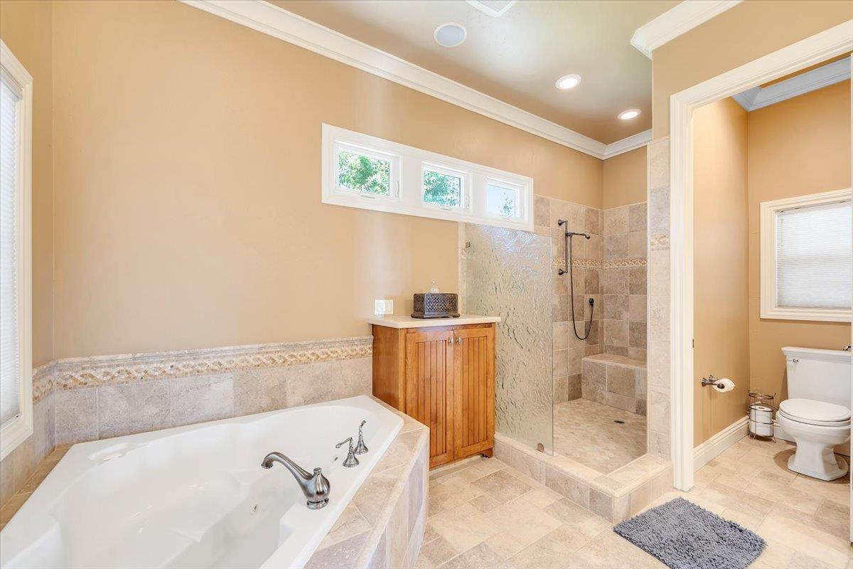 2491 Oak Creek Dr, Copperopolis, CA 95228