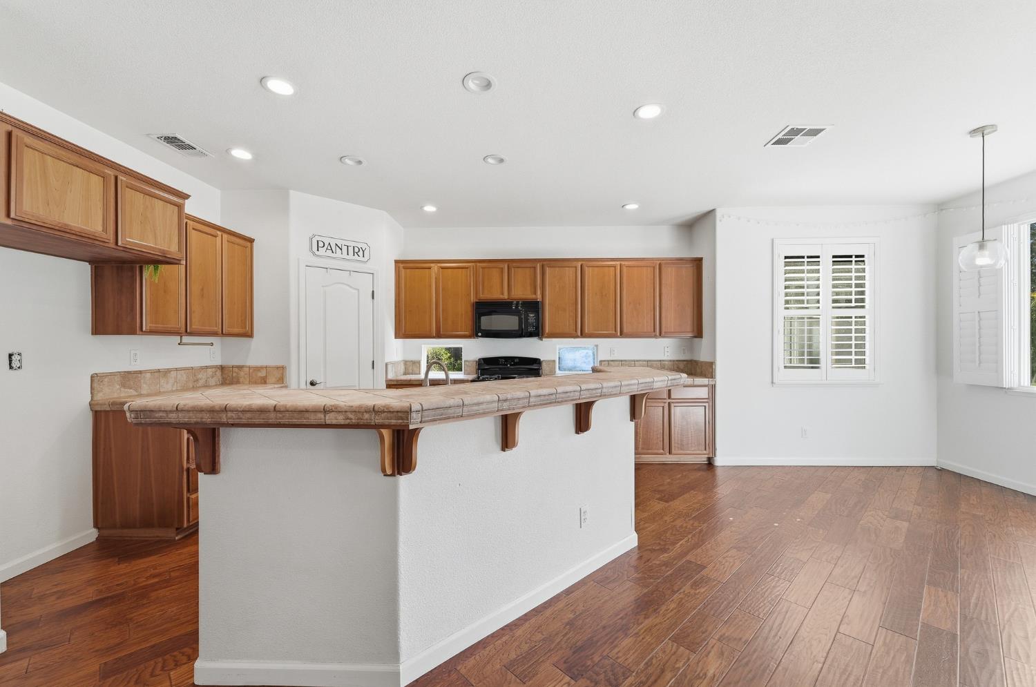 3326 S Rose Brook Dr, Riverbank, CA 95367