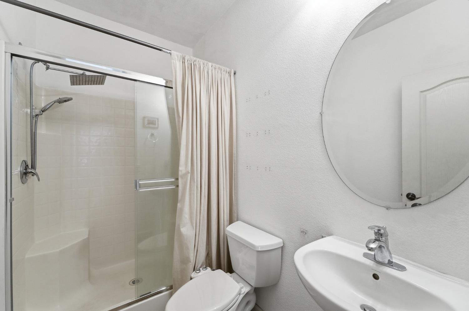 3326 S Rose Brook Dr, Riverbank, CA 95367