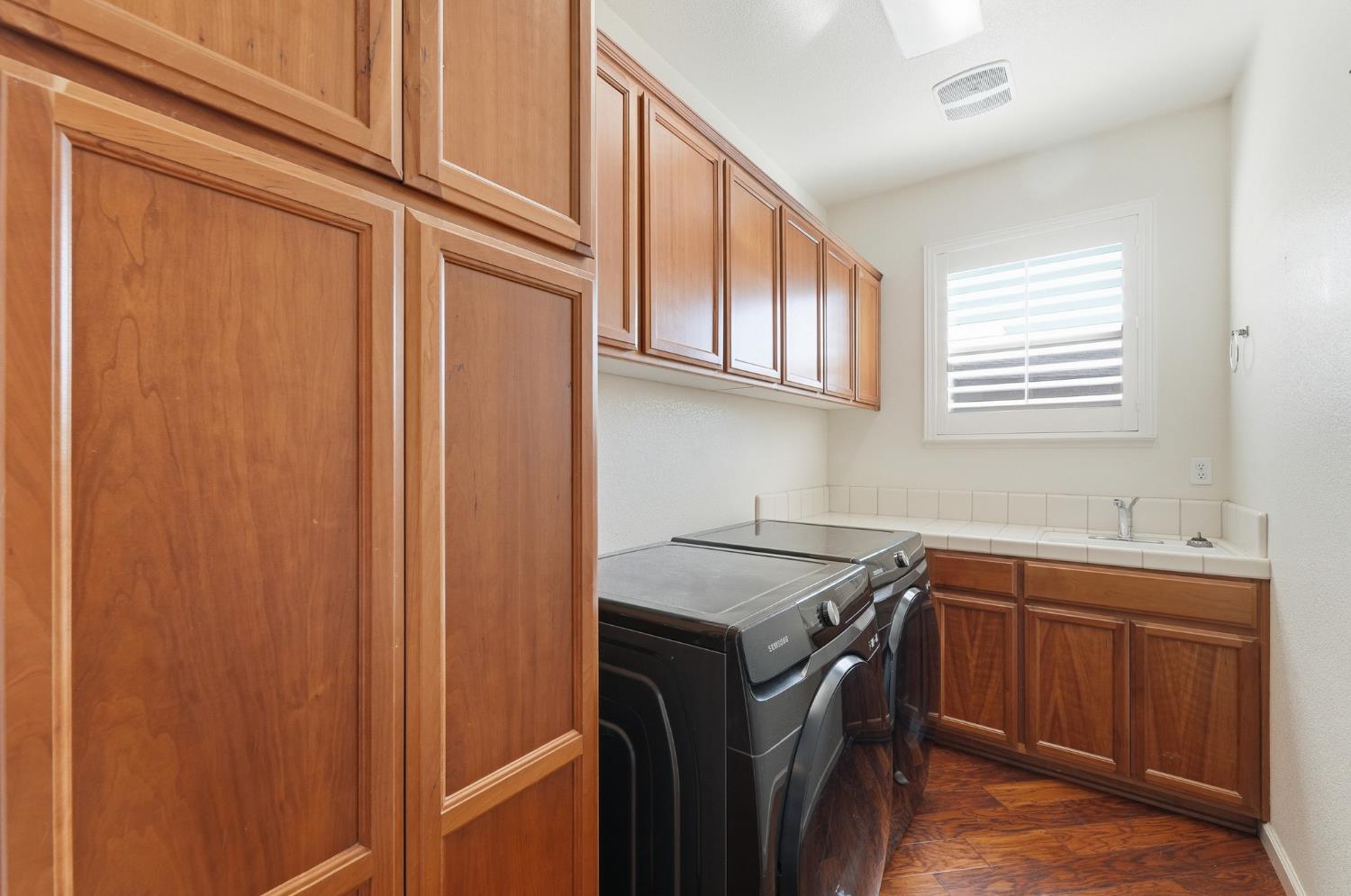 3326 S Rose Brook Dr, Riverbank, CA 95367