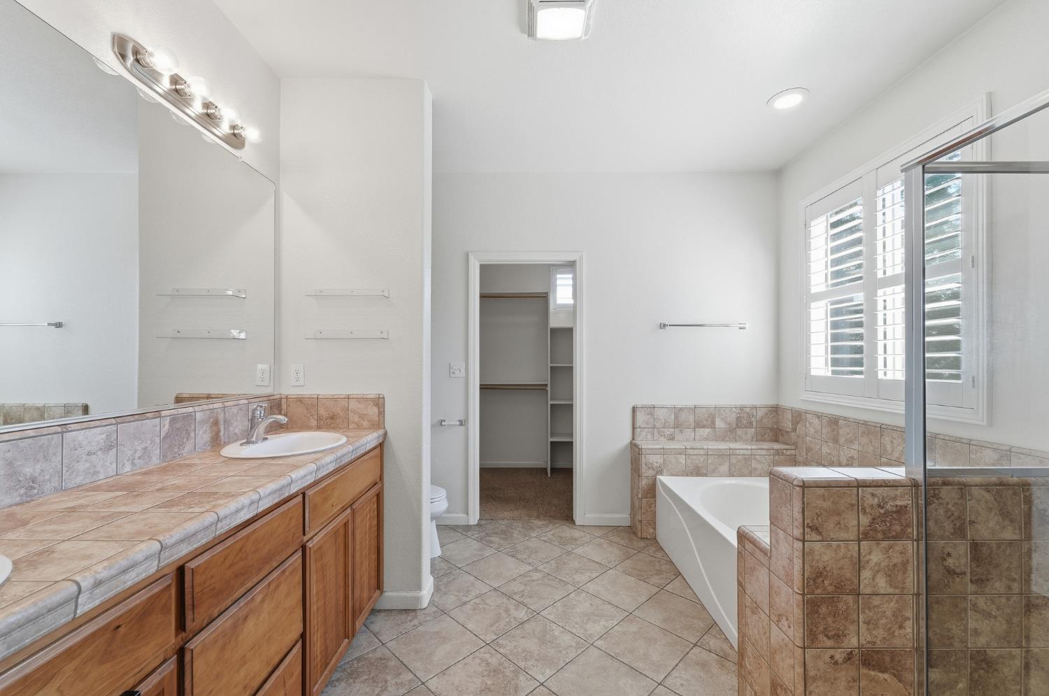 3326 S Rose Brook Dr, Riverbank, CA 95367