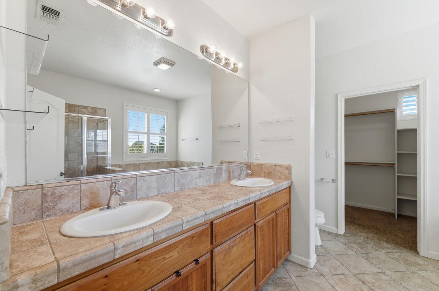 3326 S Rose Brook Dr, Riverbank, CA 95367