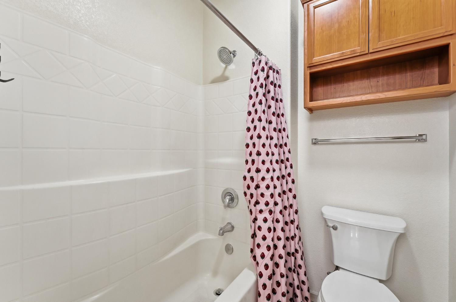 3326 S Rose Brook Dr, Riverbank, CA 95367