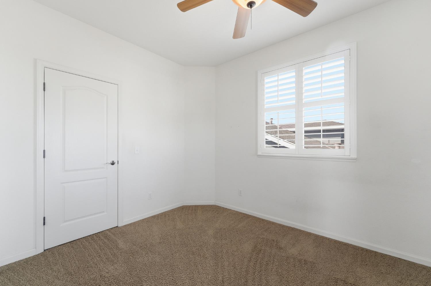 3326 S Rose Brook Dr, Riverbank, CA 95367