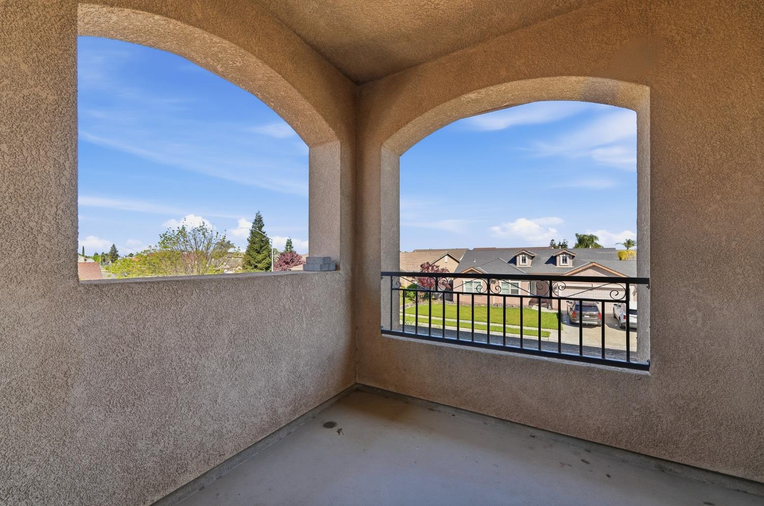 3326 S Rose Brook Dr, Riverbank, CA 95367