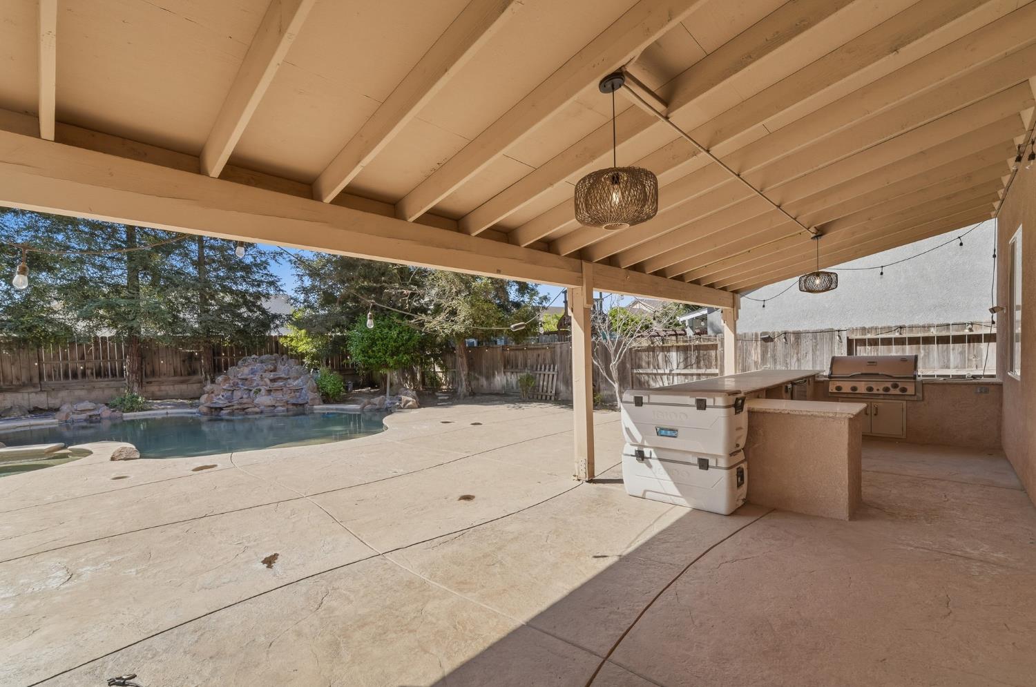 3326 S Rose Brook Dr, Riverbank, CA 95367