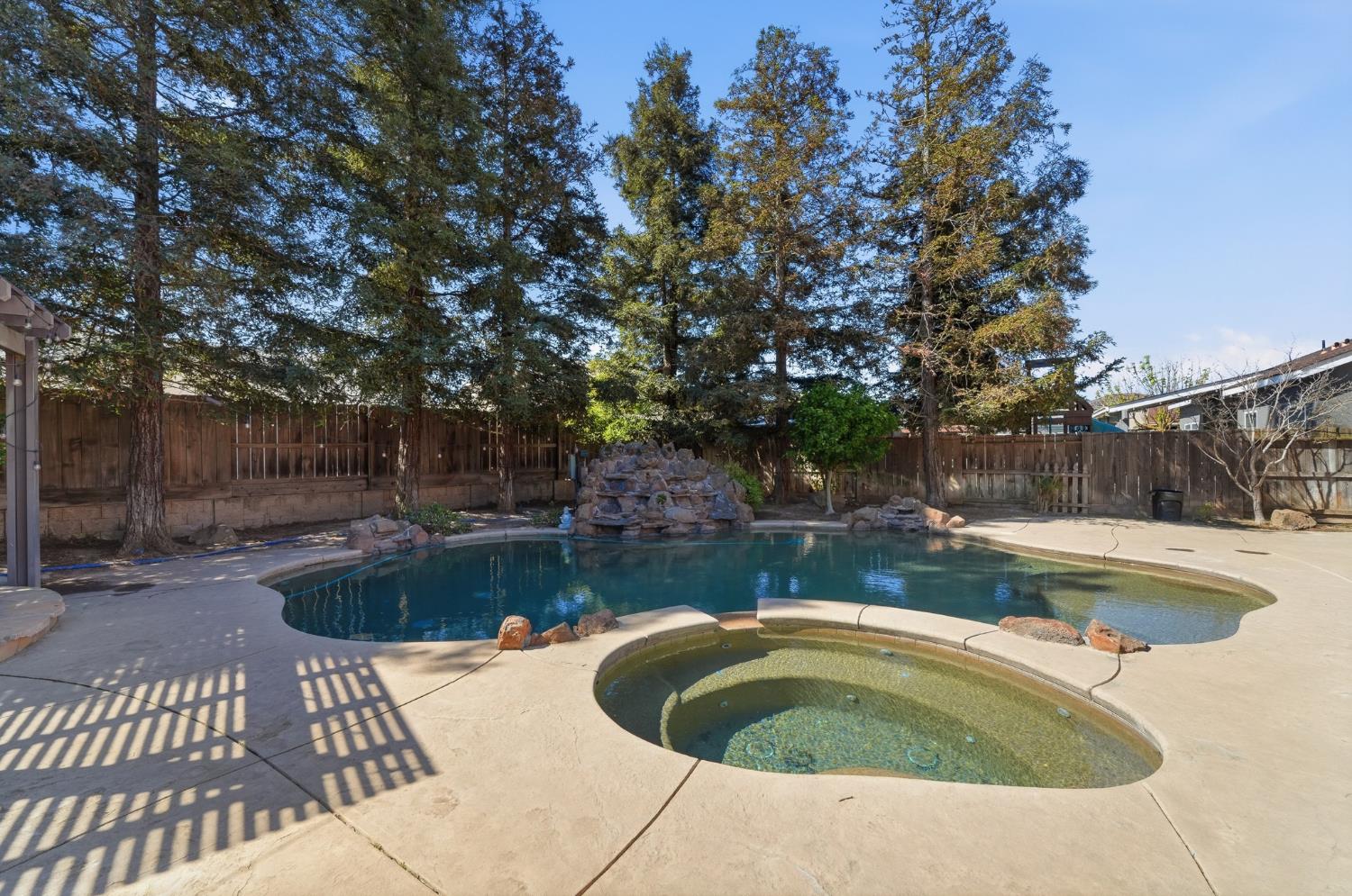 3326 S Rose Brook Dr, Riverbank, CA 95367