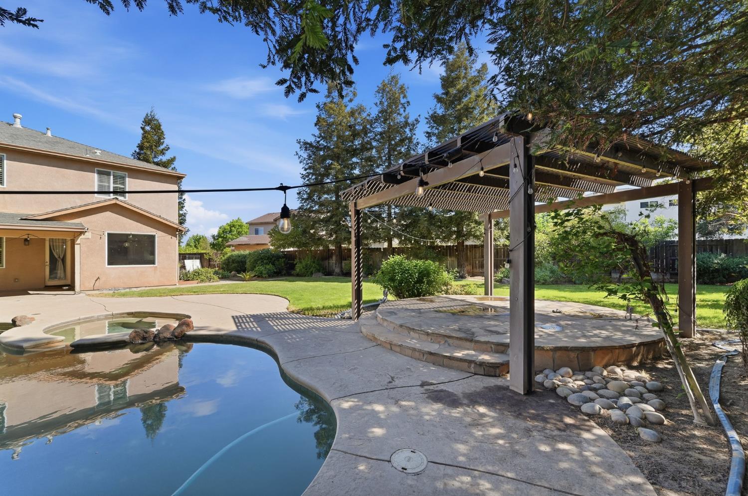 3326 S Rose Brook Dr, Riverbank, CA 95367
