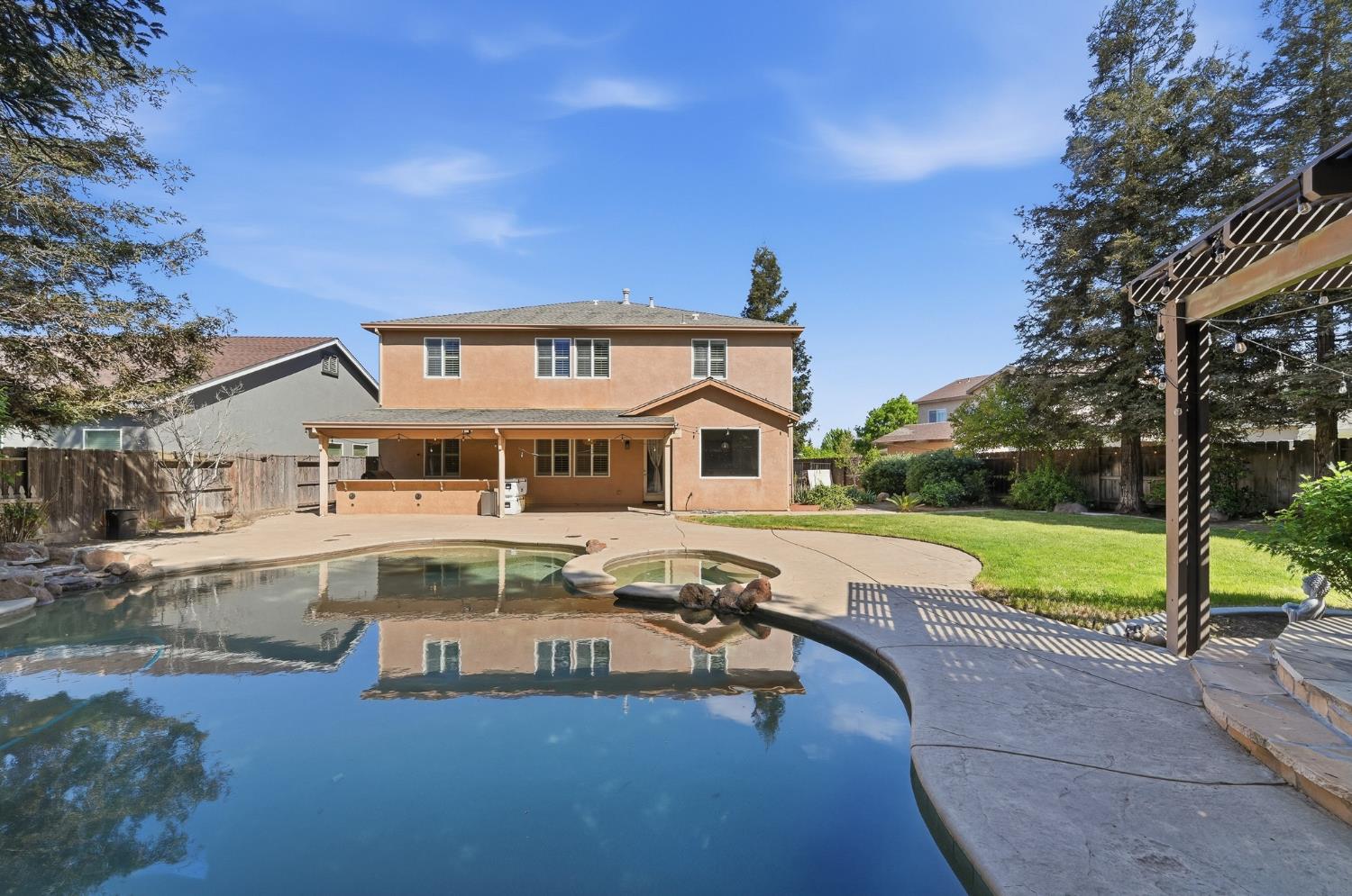 3326 S Rose Brook Dr, Riverbank, CA 95367