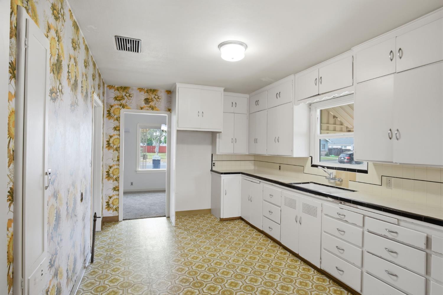 781 Park St, Turlock, CA 95380