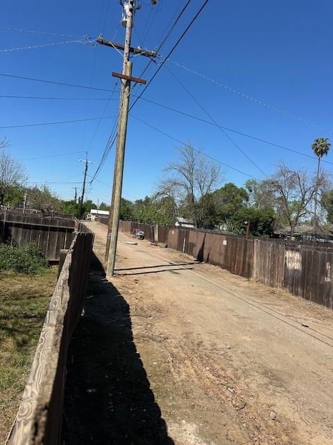 1725 E 22nd St, Merced, CA 95340