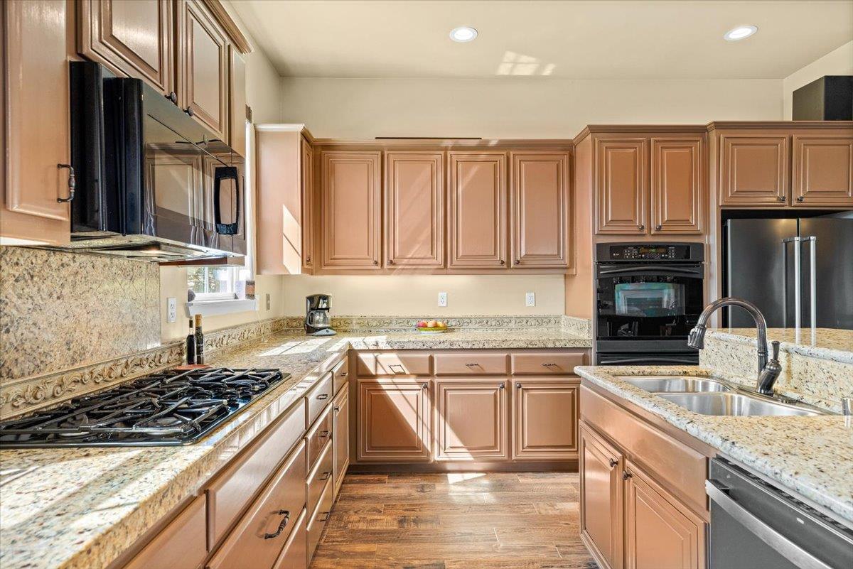 112 Glen View Ct, Copperopolis, CA 95228