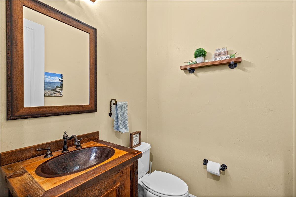 112 Glen View Ct, Copperopolis, CA 95228