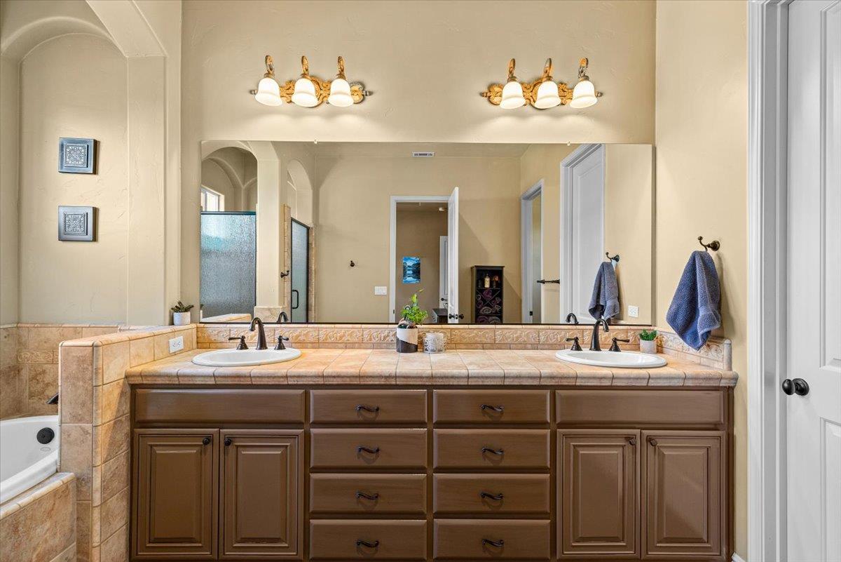 112 Glen View Ct, Copperopolis, CA 95228