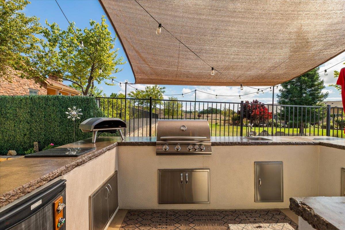 112 Glen View Ct, Copperopolis, CA 95228