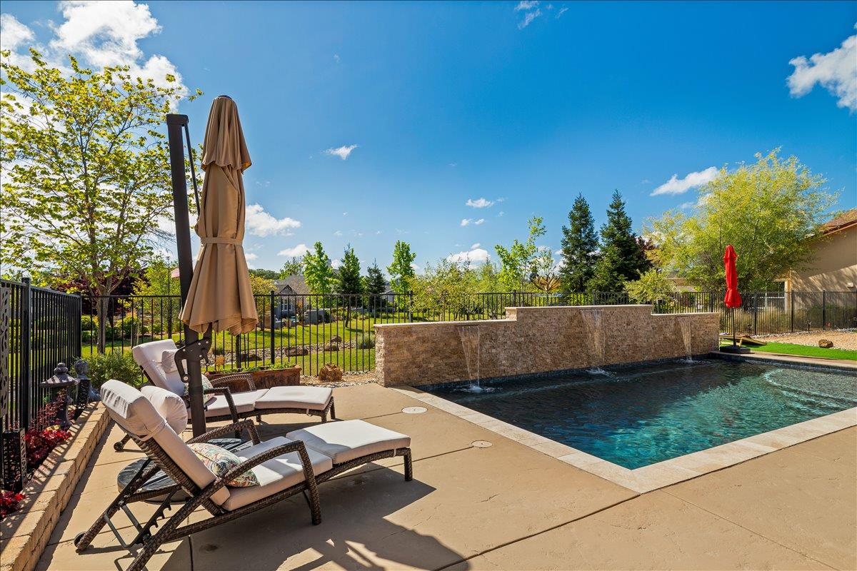 112 Glen View Ct, Copperopolis, CA 95228