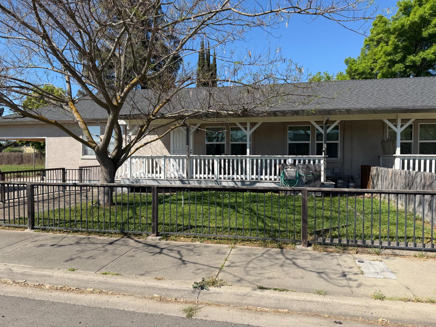 206 Lambuth Ave, Oakdale, CA 95361