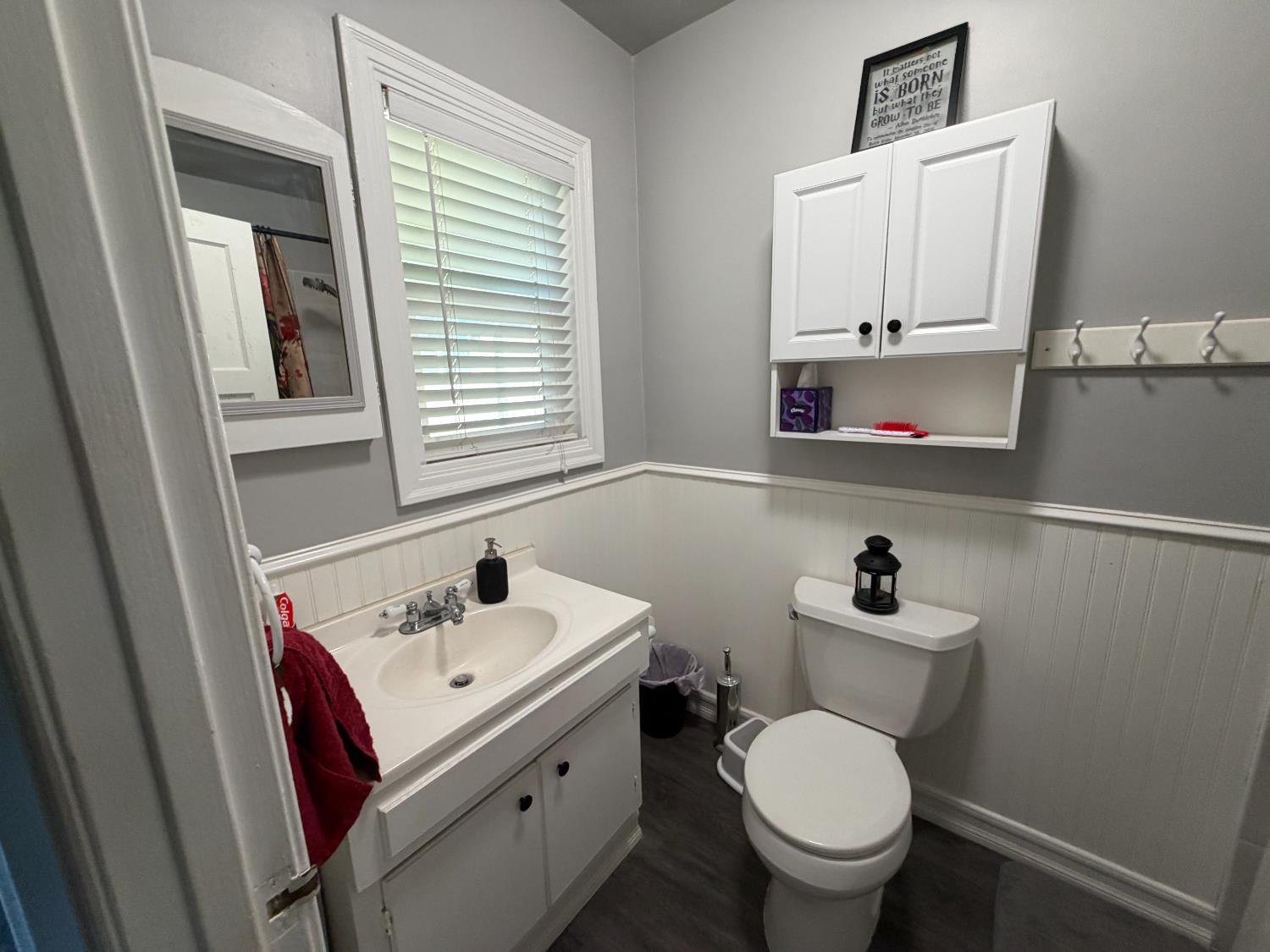 206 Lambuth Ave, Oakdale, CA 95361